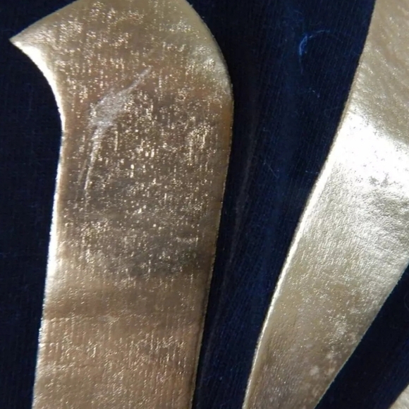 Disneyland Castle Spirit Jersey Gold Black - Picture 4 of 5